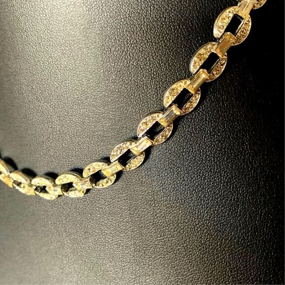 Sparkling Oval loops of Clear Crystal Necklace, in Silver, Unmarked - Picture 2 of 4